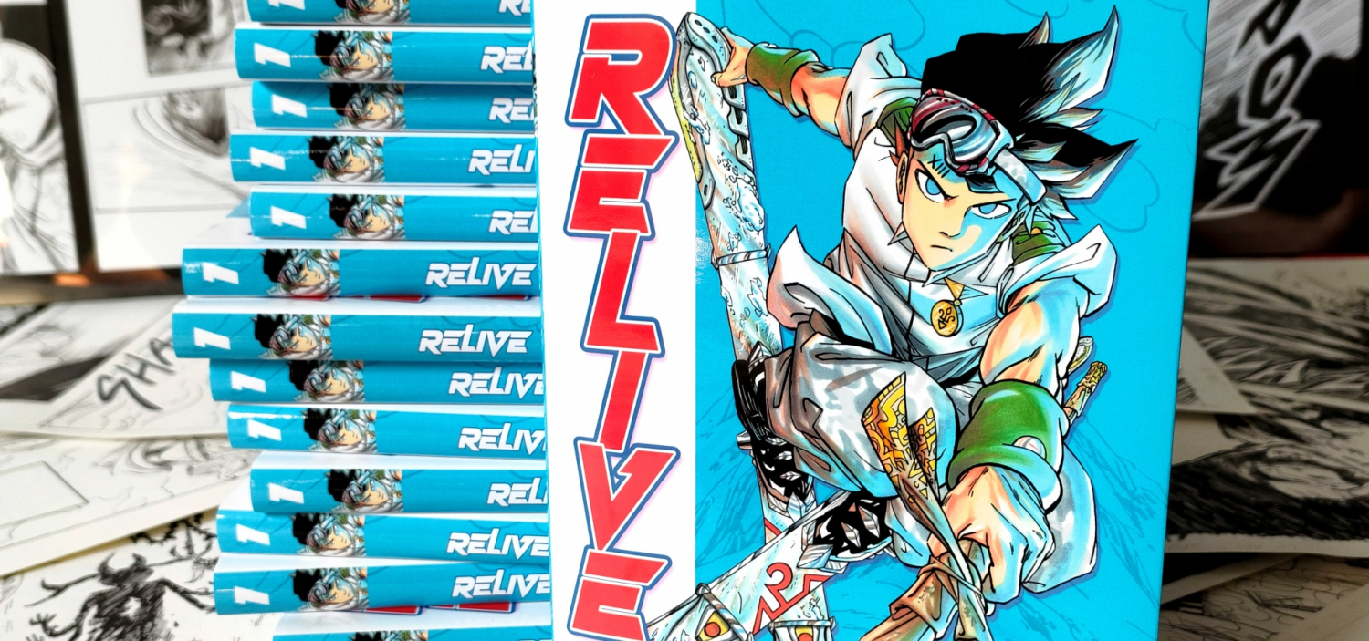 <p><strong><em>Relive</em></strong> (volume 1), manga italiano nato dall&#39;idea del fumettista <strong>Giorgio Maria Romanelli</strong>,&nbsp;racconta la storia di Niba, un giovane e&nbsp;incredibile sciatore che viene arruolato dall&#39;esercito dell&#39;imperatore per una missione segreta sul continente del ghiaccio eterno. Nonostante Niba sia affiancato da amici valorosi, l&#39;inaspettata comparsa di misteriosi avversari porter&agrave;&nbsp;il protagonista faccia a faccia con la sua pi&ugrave; grande paura...</p><p><br />Questa prima edizione del volume &egrave; supportata da <strong>Sake Studio</strong>, con <strong>Dario De Meis</strong> che ha contribuito alla sceneggiatura e <strong>Fra Fusconi</strong> assistente all&#39;inchiostrazione delle tavole.<br />Il volume consta di 210 pagine con sovraccoperta ed &egrave; impreziosito da pagine a colori e da una carrellata di illustrazioni extra.</p><p><strong>Presentazione sabato 24 maggio alle ore 17:00</strong> alla presenza degli autori Giorgio Maria Romanelli, Dario De Meis e Fra Fusconi.</p><p>&nbsp;</p>